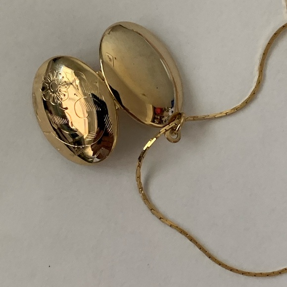 New vintage hand engraved locket - Picture 7 of 16